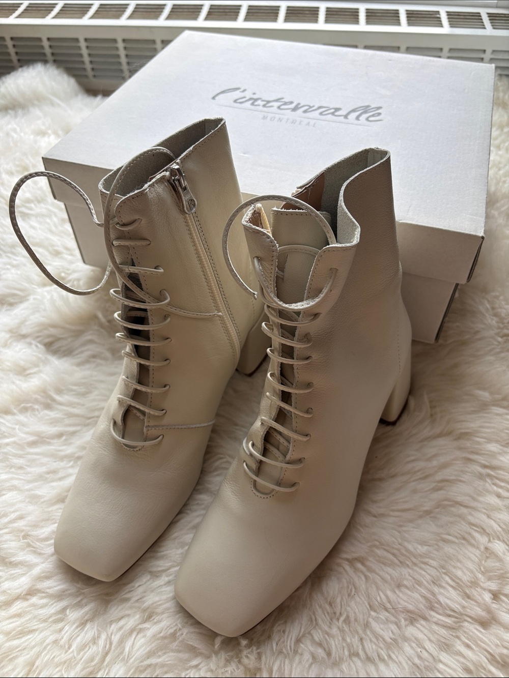 L'INTERVALLE Cream Lace-Up Ankle Boots with Square Toe